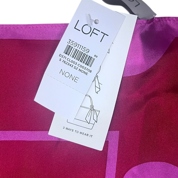 Silk Heart Print Scarf Pink Red Square Valentines Love Gift Idea New With Tags - Picture 3 of 9